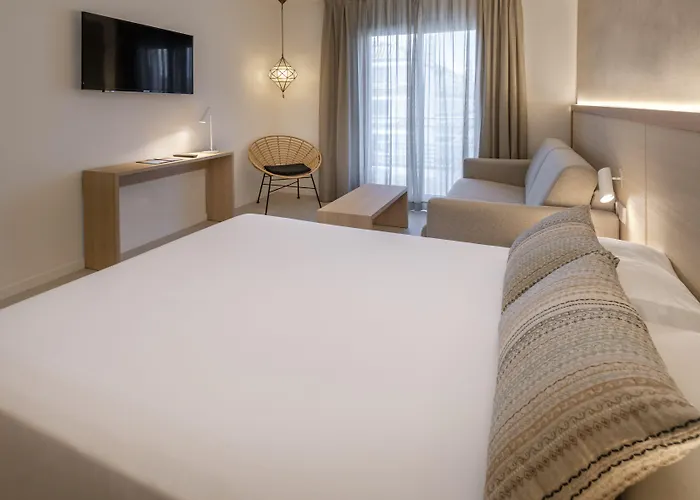 Alhambra Hotel Santa Susanna